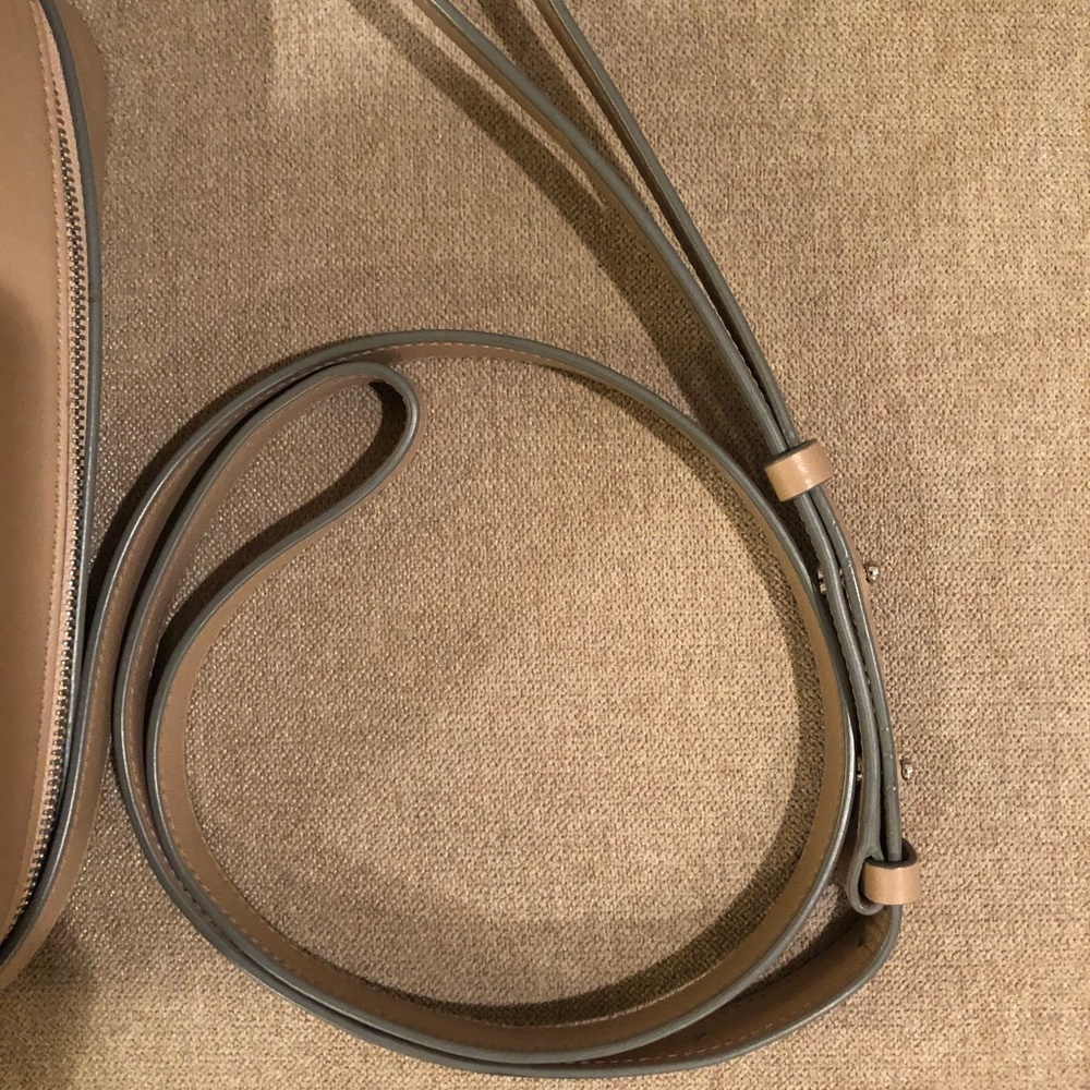 SALE Vince Signature Collection Small Camera Bag - Picture 5 of 8